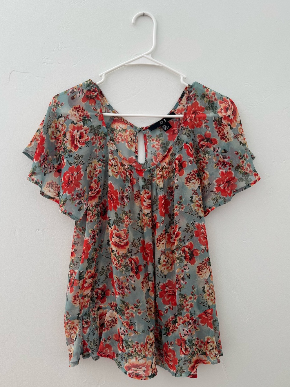 Forever 21 Sage Floral Keyhole Flutter Sleeve Blouse
